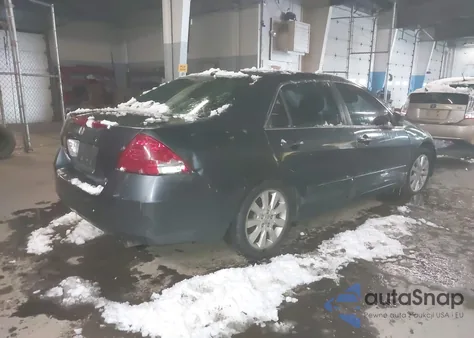 2006 Honda Accord 3.0 Ex from USA, damaged, VIN 1HGCM66876A055082